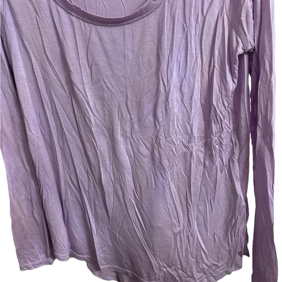 SALE!!! GUESS LAVENDER BOYFRIEND TEE 5/25!!! 🔥🔥 - Picture 3 of 5